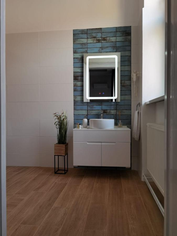 Zen Apartments Oradea Ngoại thất bức ảnh